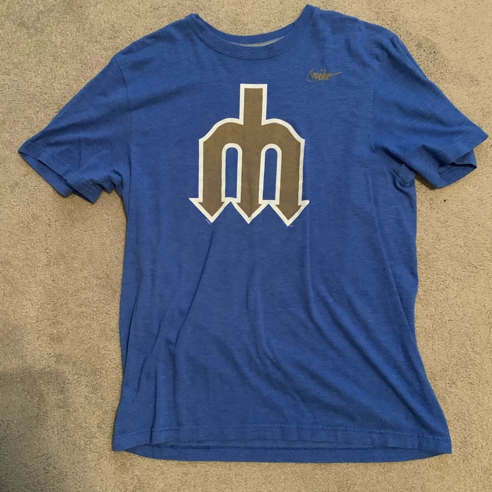 Nike super soft mariners tee shirt